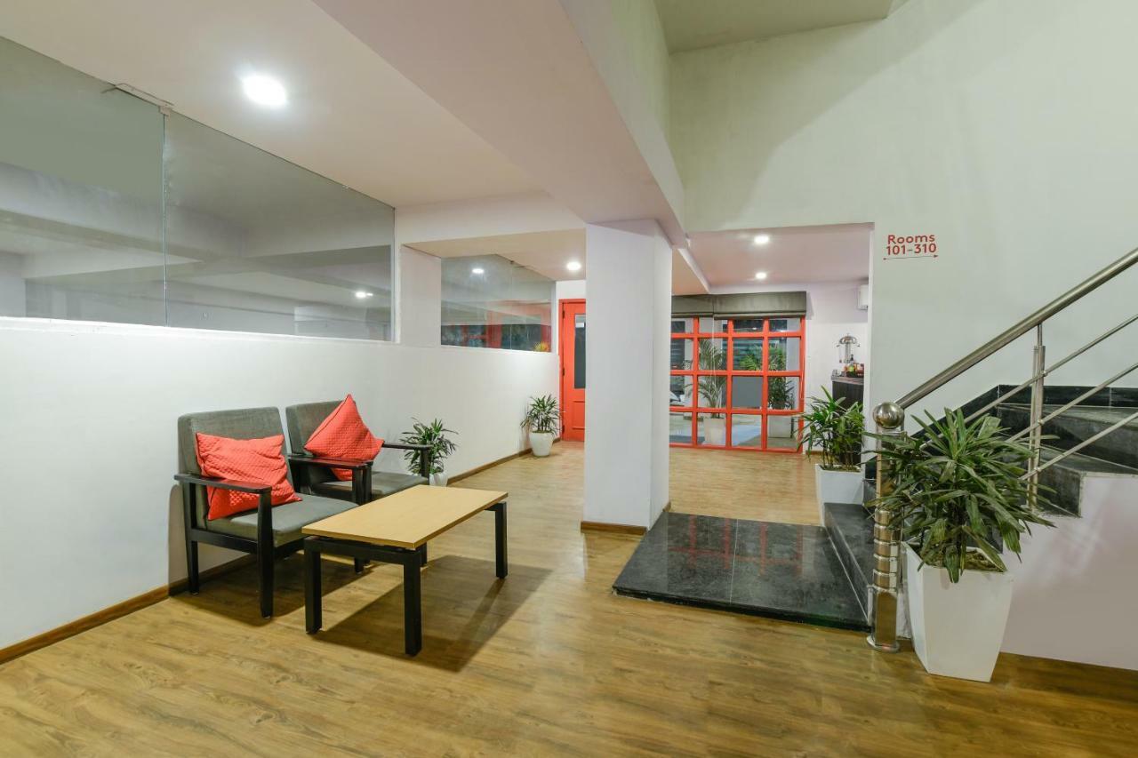 מלון ניו דלהי Oyo Townhouse 086 Pankha Road מראה חיצוני תמונה
